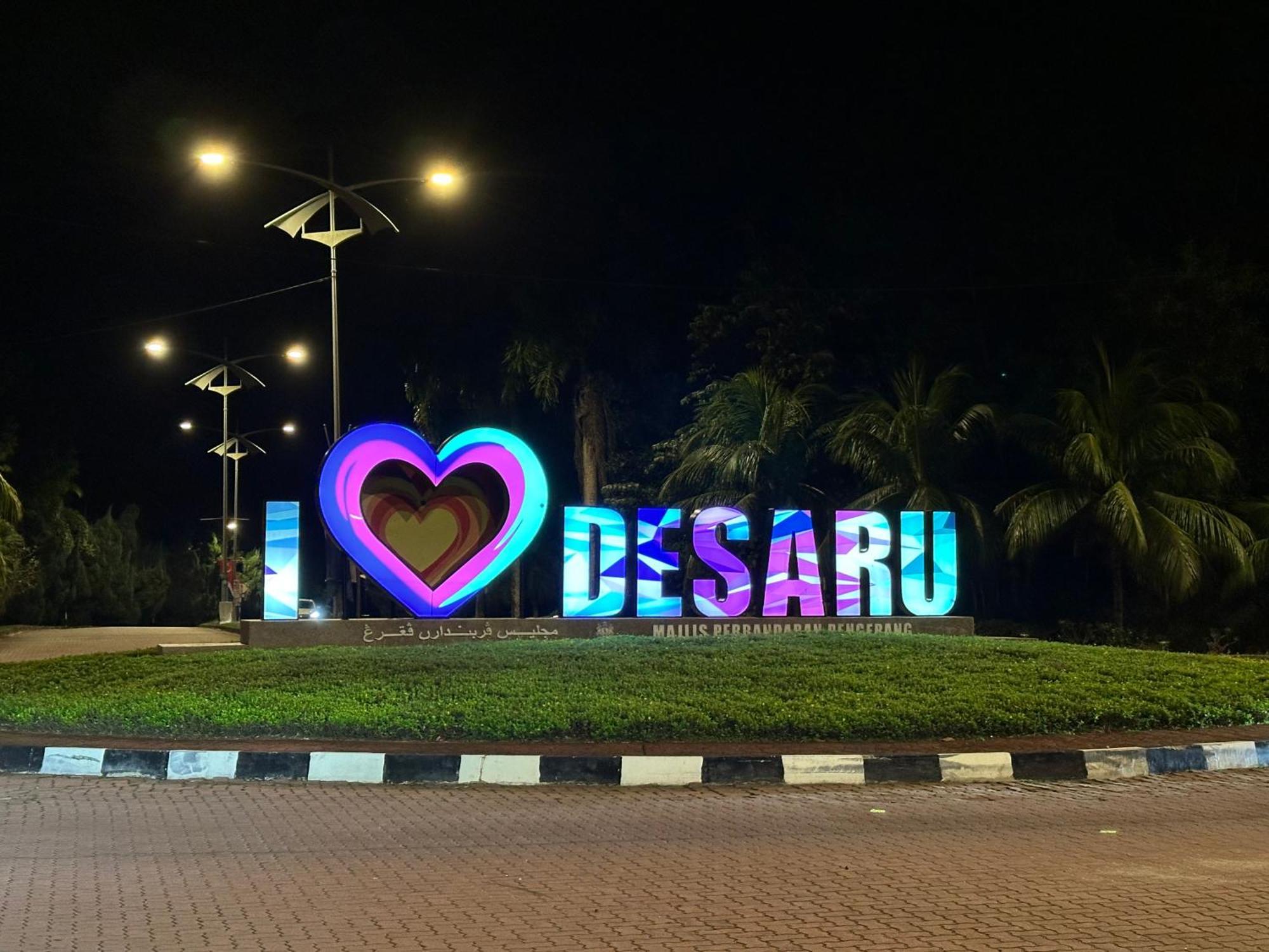 Johor Dhancell Executive 8 Pax Netflix Wifi Apartment Desaru